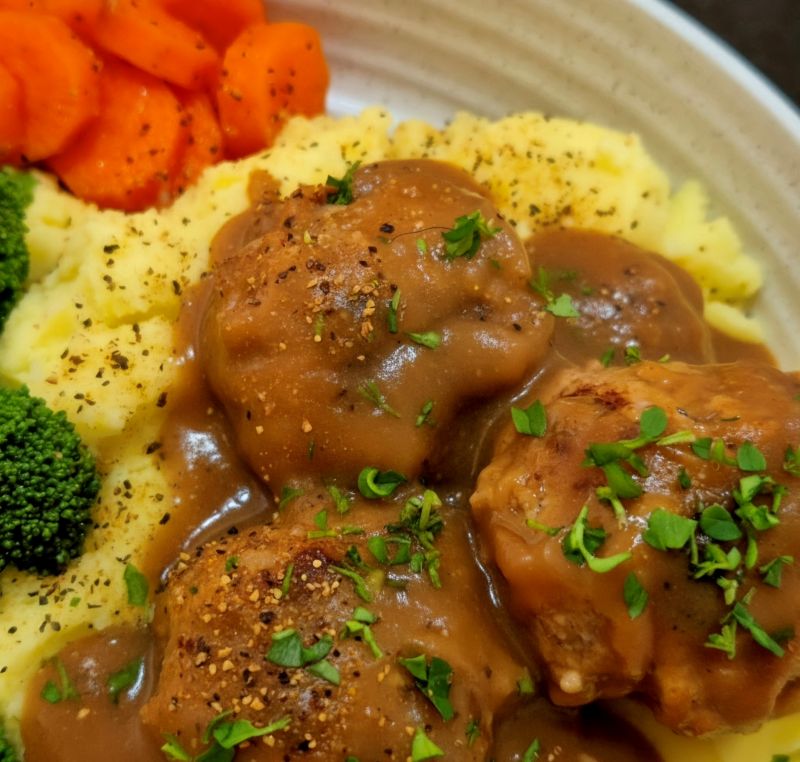 Crackin' Kiwi Meatballs with Kiwi Gravy